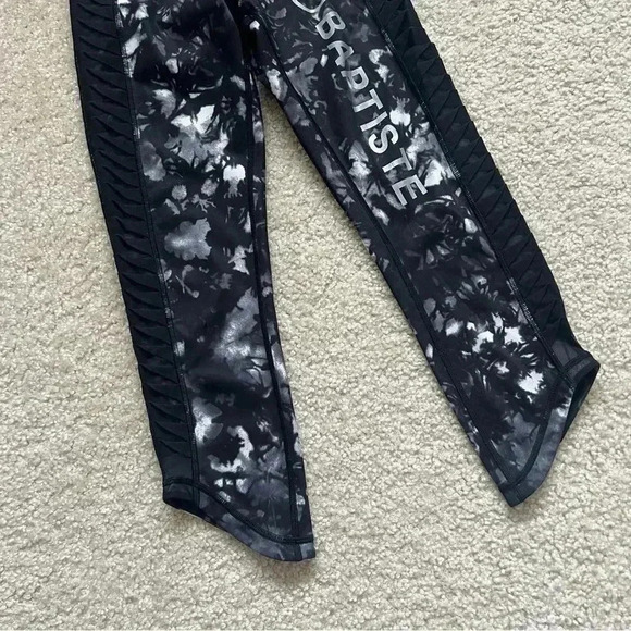 Lululemon Sunrise Salutation Workout Leggings Crop Vented High Rise Black WM 4 - Picture 5 of 16